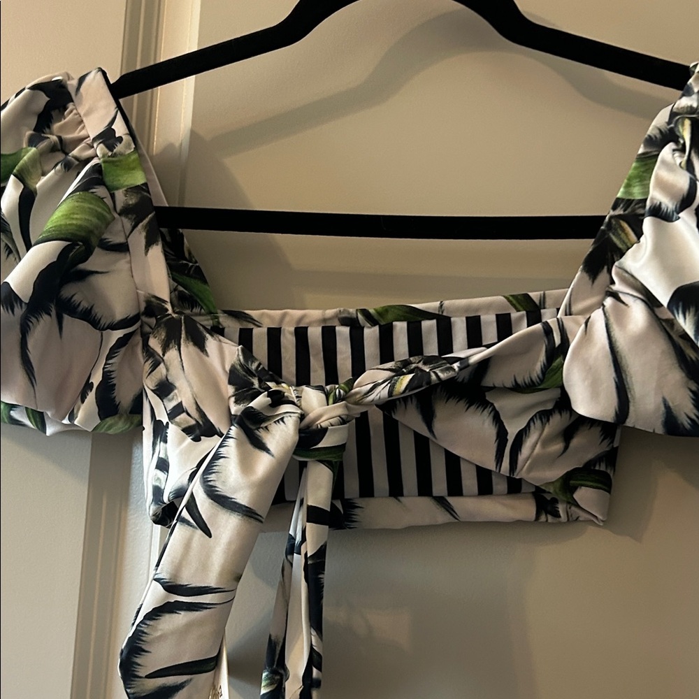 Agua Bendita Black and White Floral Blouse - Picture 5 of 5